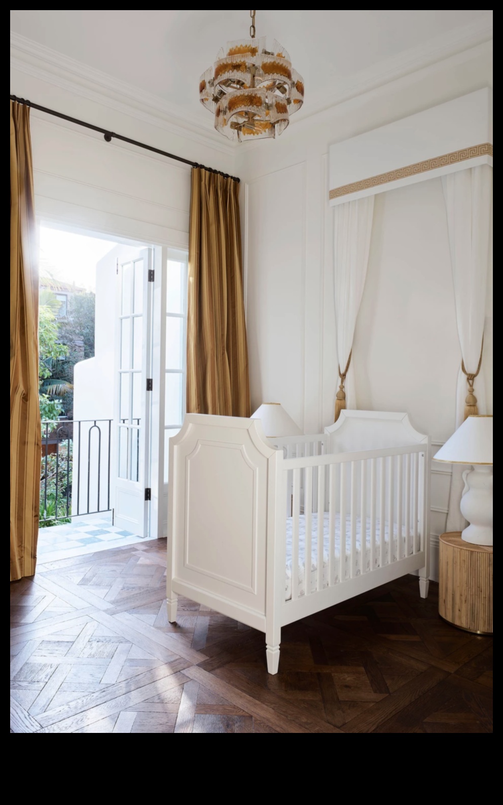 Elegantas bērnu gultiņas: stilīgi piederumi jūsu bērnudārzam