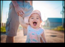 Happy Baby Hacks 50+ apburoši informācija laimīga, vesela bērna audzināšanai